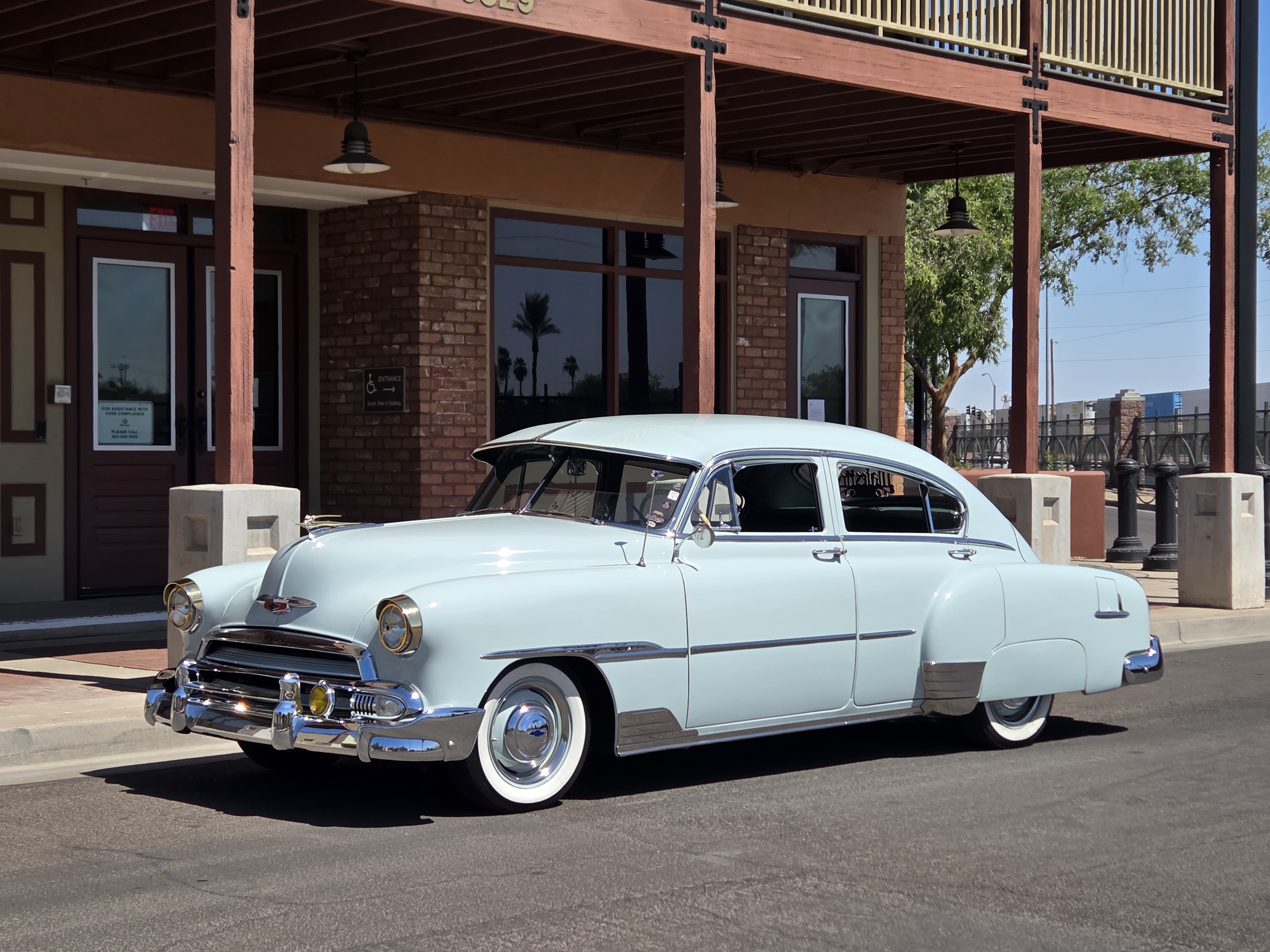 The 1951 Chevrolet Fleetline Deluxe: Classic American Style That Never Goes Out of Fashion